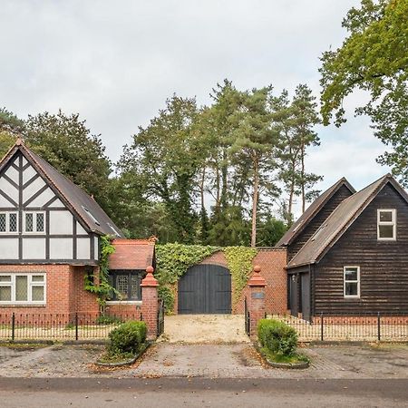 Beautiful English Villa With Hottub Zuidwolde  Kültér fotó