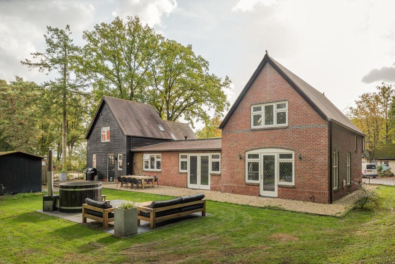 Beautiful English Villa With Hottub Zuidwolde  Kültér fotó